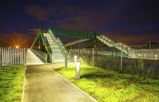 New Stirling footbridge replaces high risk level crossing