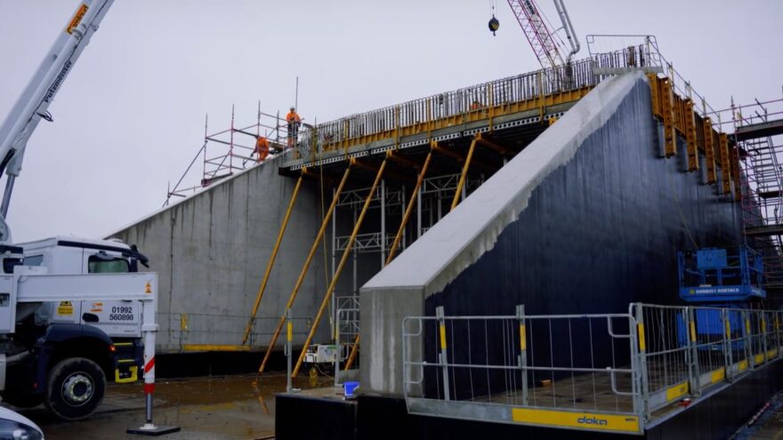 Milestone Reached as New Railway Bridge Takes Shape at Former Exxon Site in Bowling